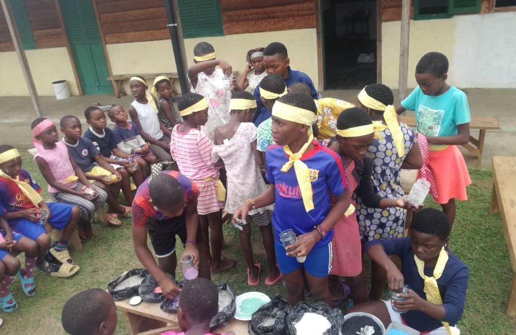 Campamento de verano en Akurenam (Guinea Ecuatorial)