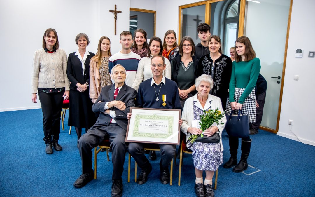 Reconocimiento papal para Imre Lobmayer Sch.P.