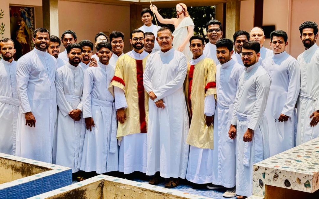 Bénis pour le service : Ordination diaconale de Fr. Vinal et Fr. Ashik