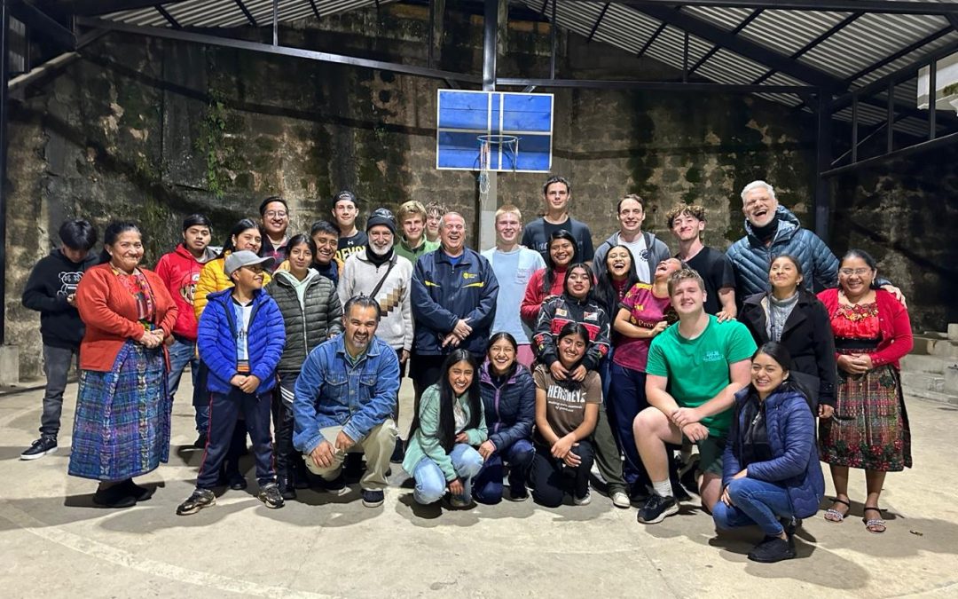 Misión educativa e intercultural Devon Prep-Guatemala