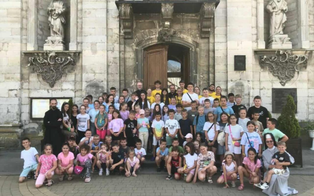 Con i bambini e i giovani di Zolochiv: gioia, preghiera e comunità