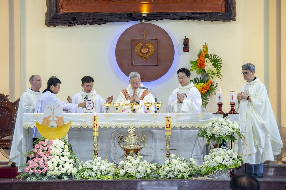 Priestly Ordination of two Vietnamese Piarists